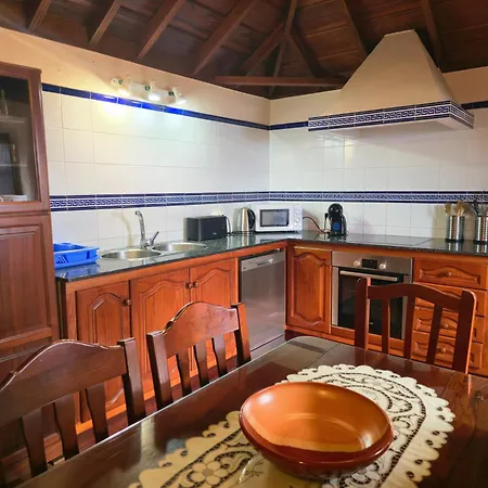 Celeste Kır Evi